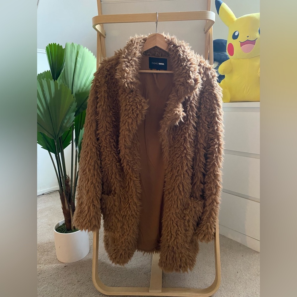 NWOT Fashion Nova brown teddy coat